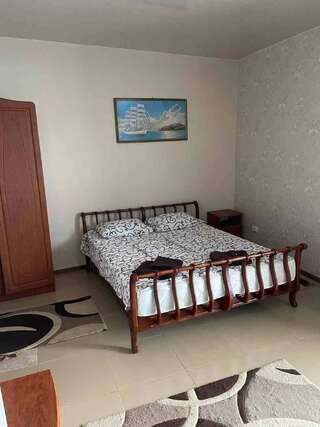 Гостиница Ostrovok Hotel Алушта Четырехместный номер с видом на море-7