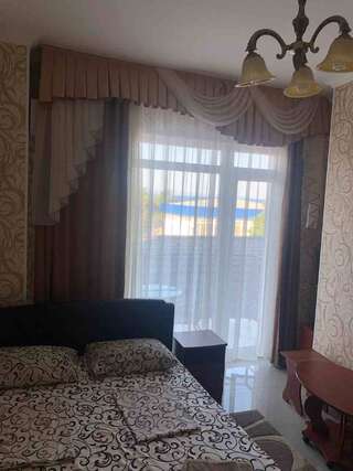 Гостиница Ostrovok Hotel Алушта Двухместный номер боковой с видом на море-12