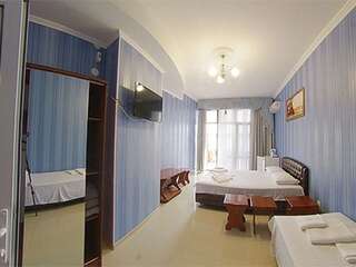 Гостиница Ostrovok Hotel Алушта Трехместный номер с видом на море-3